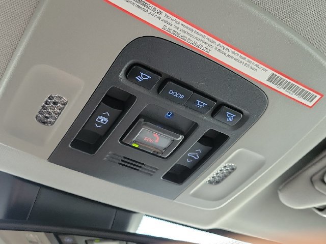 Used 2022 Toyota Camry XSE FWD image 31