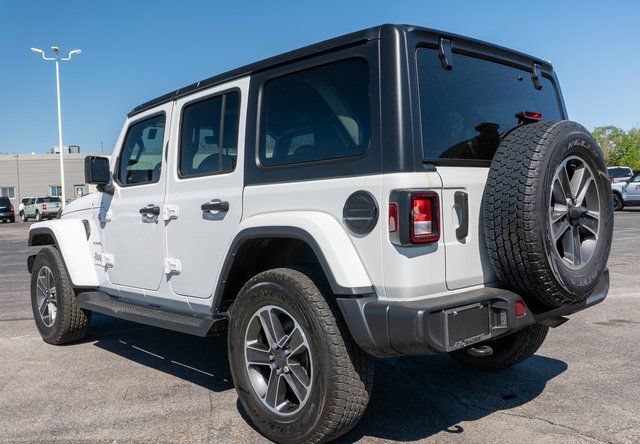 Used 2023 Jeep Wrangler Unlimited Sahara w/ Cold Weather Group AWD/4WD image 8