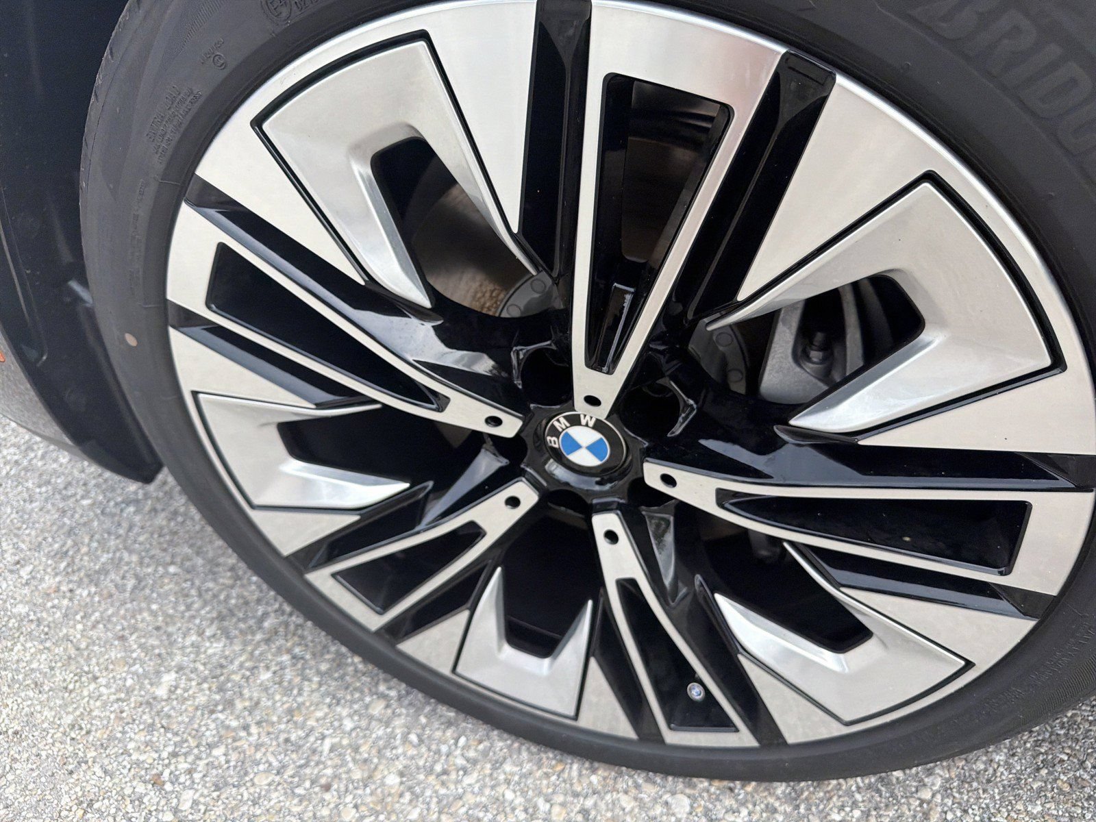 New 2027 BMW i5 eDrive40 w/ Premium Package RWD image 10