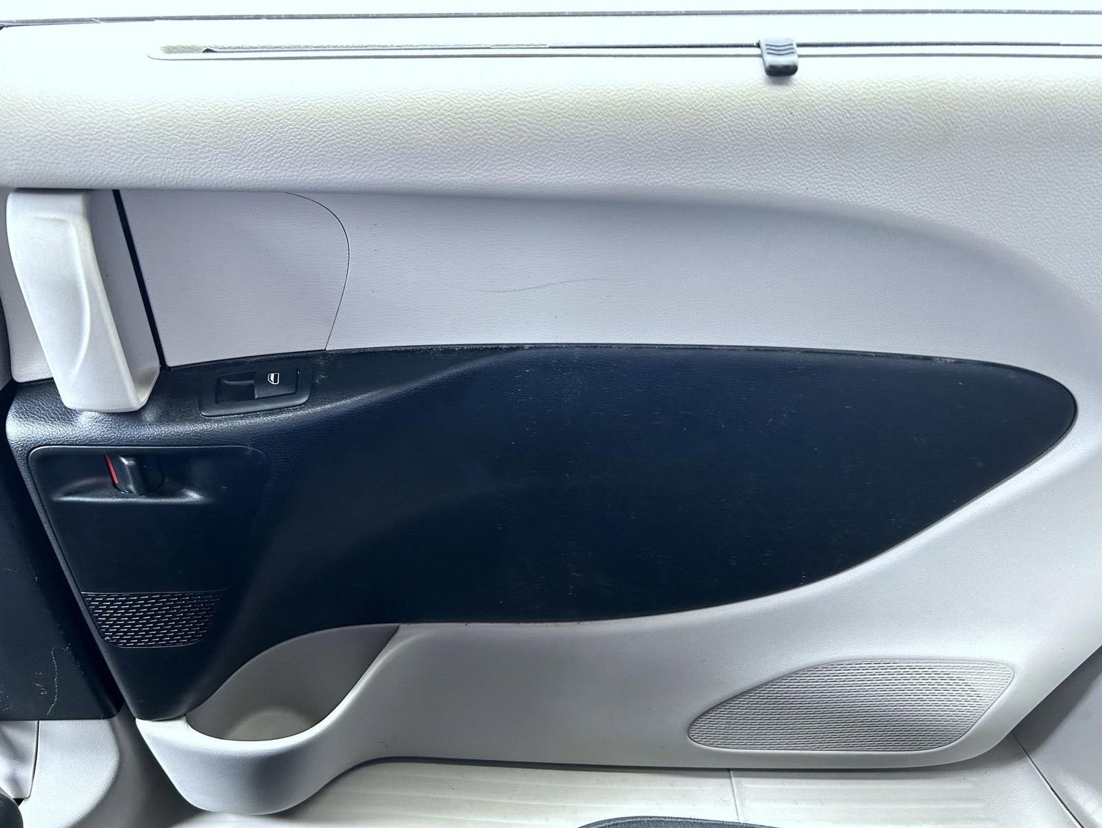 Used 2019 Chrysler Pacifica Touring Plus w/ Tire & Wheel Group FWD image 17
