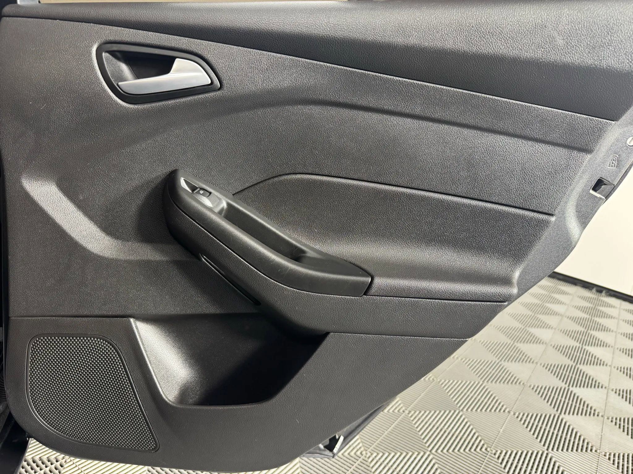 Used 2018 Ford Focus SE FWD image 38
