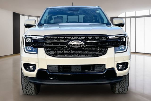 Used 2025 Ford Ranger Lariat w/ Black Appearance Package image 2