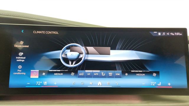 Used 2023 BMW i7 xDrive60 image 47