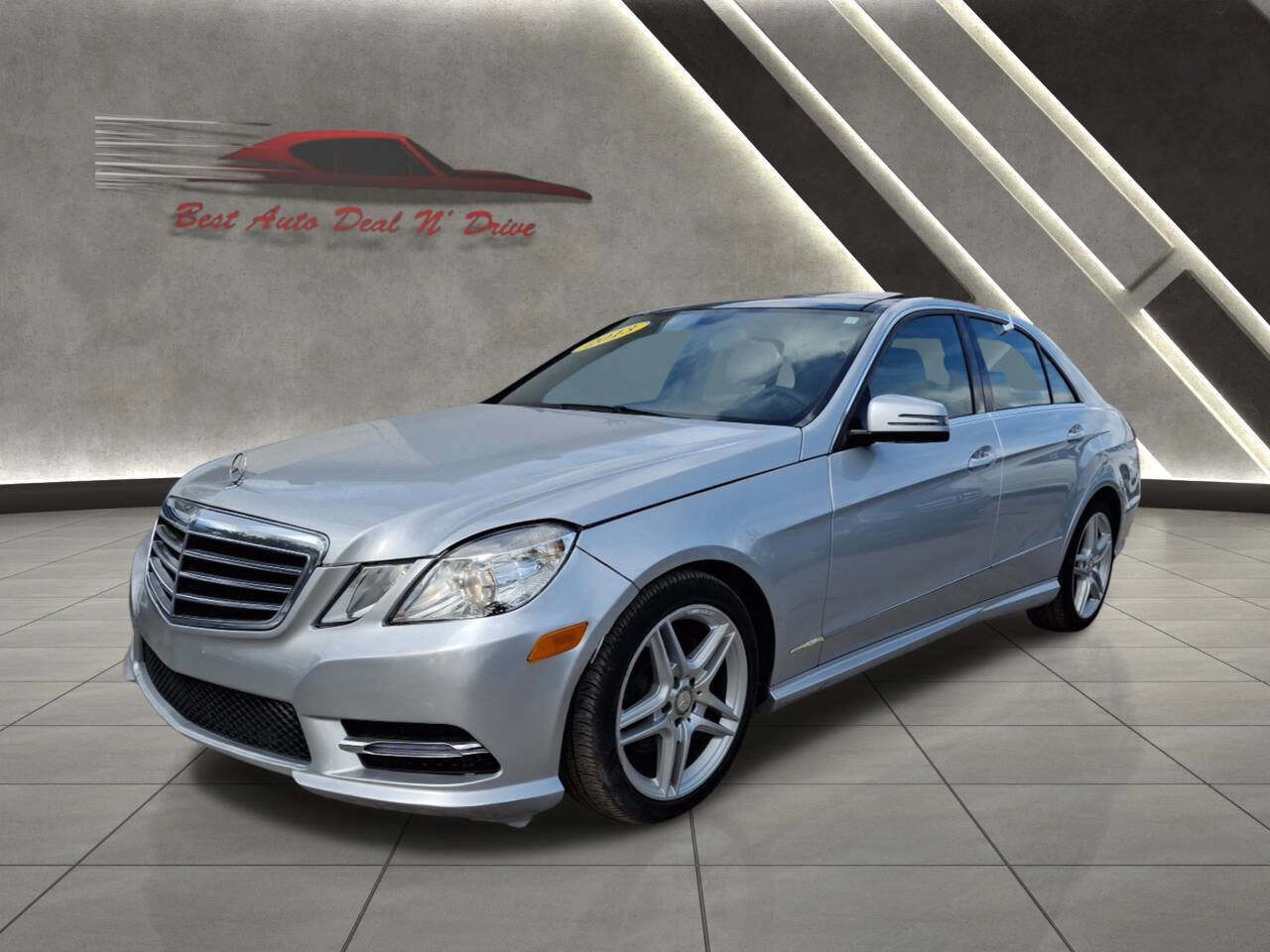 Used 2013 Mercedes-Benz E 350 Sedan image 2