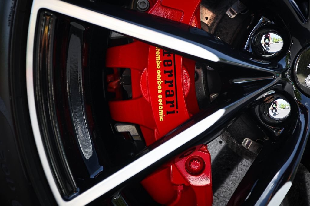 Certified 2022 Ferrari 812 GTS RWD image 18