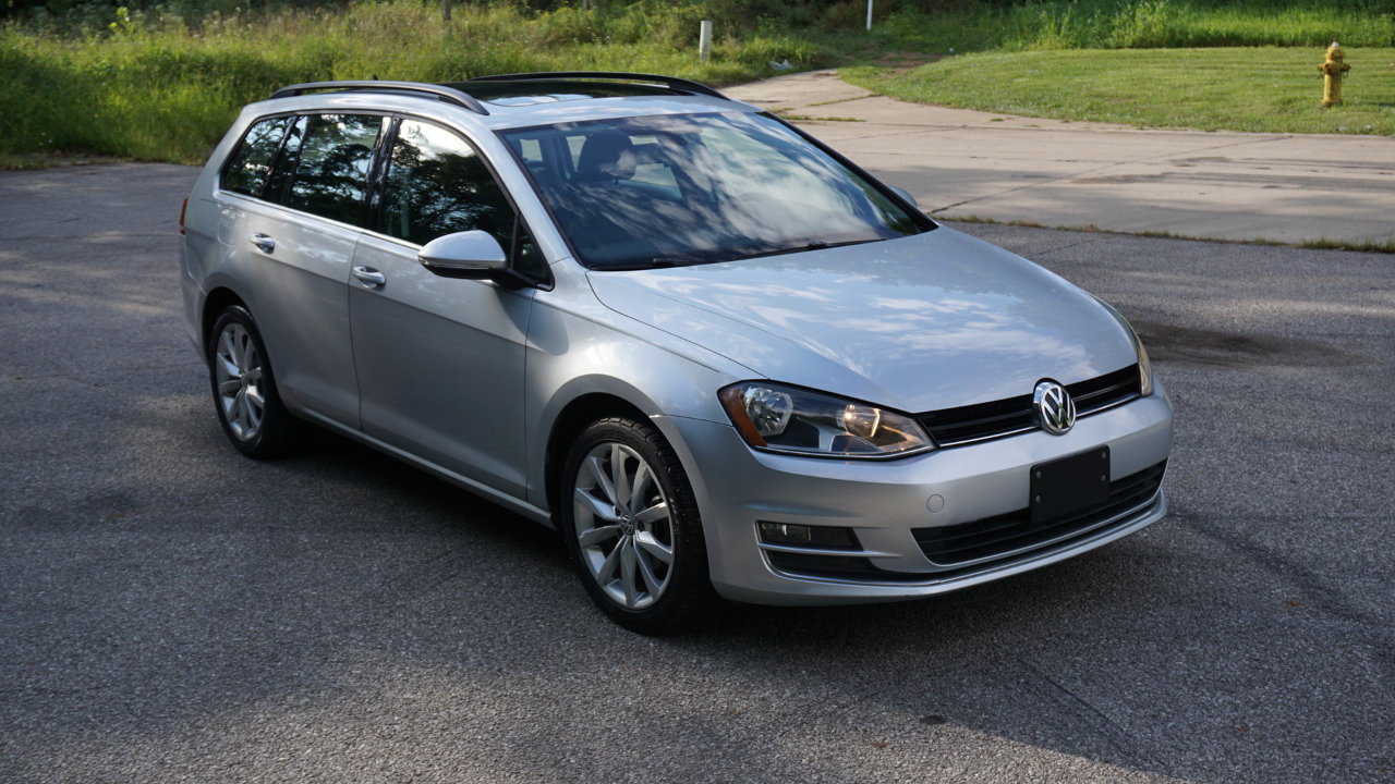 Used 2015 Volkswagen Golf S image 7