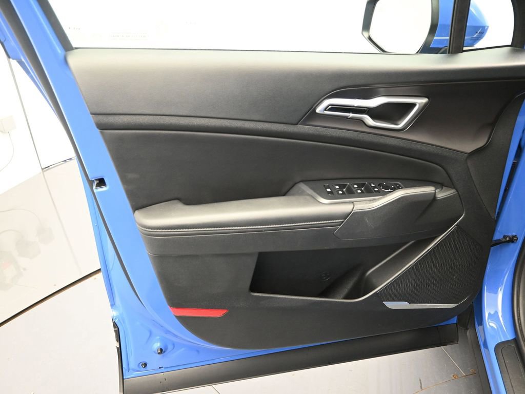 Certified 2026 Kia Sportage EX w/ EX Panorama Roof Package image 19