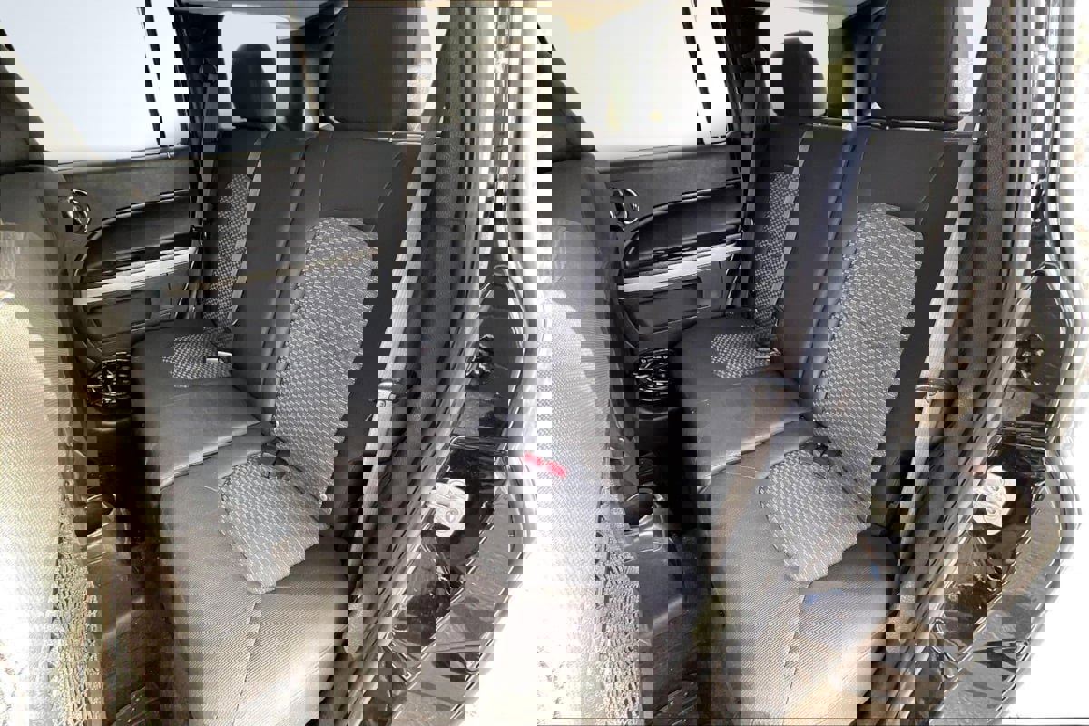 Used 2010 Chevrolet HHR LT image 25