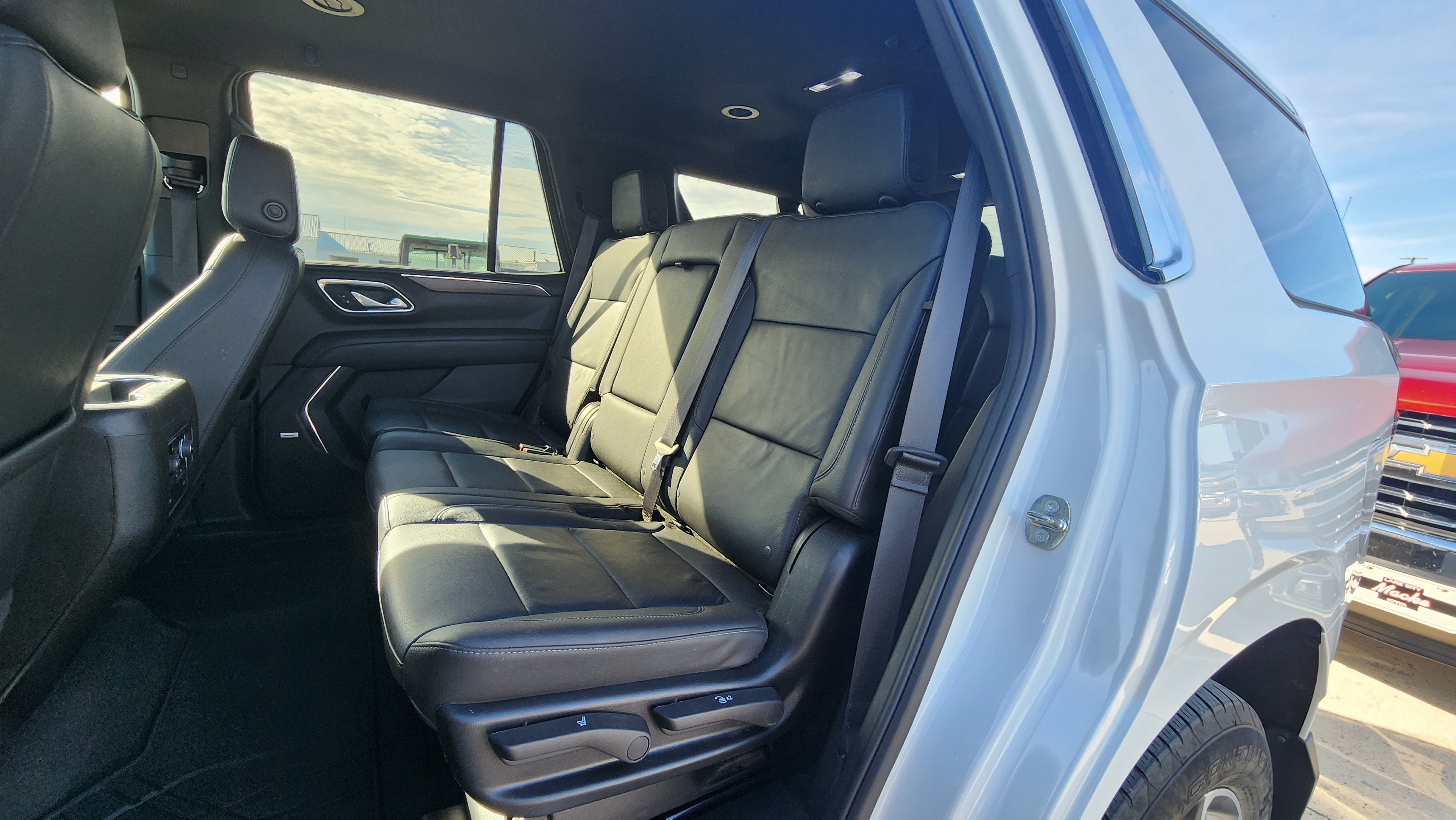 Certified 2023 Chevrolet Tahoe LT w/ Luxury Package AWD/4WD image 17