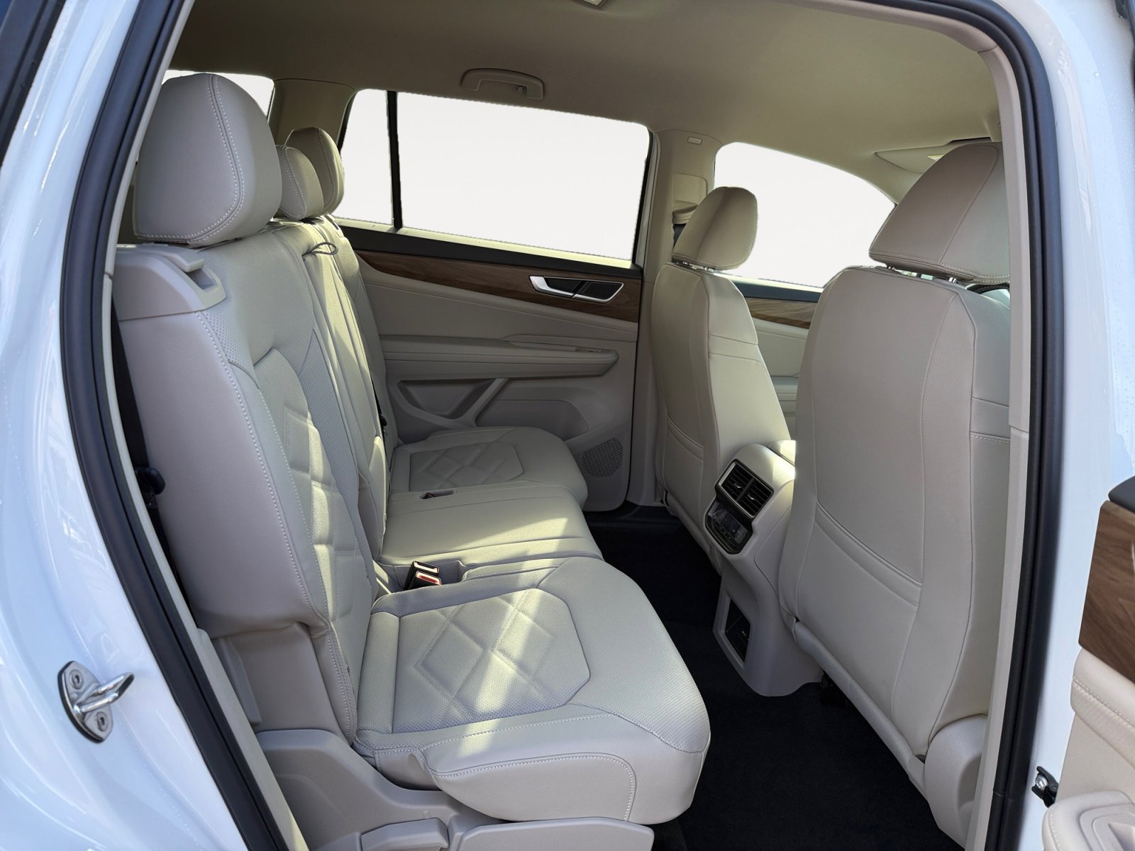 New 2026 Volkswagen Atlas SE image 18