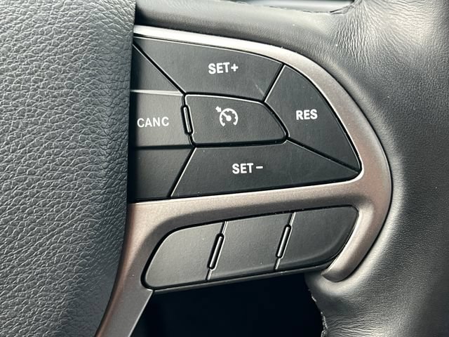 Used 2020 Jeep Grand Cherokee Limited AWD/4WD image 24