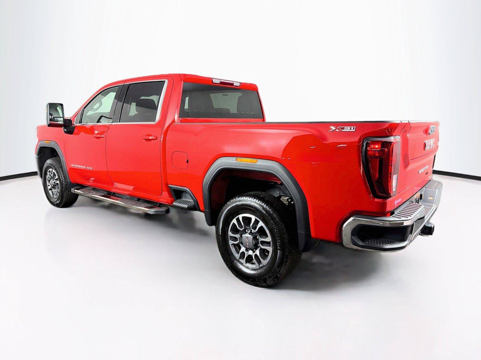 Used 2024 GMC Sierra 2500 SLE w/ SLE Value Package; AWD/4WD image 9