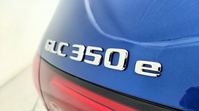 Used 2025 Mercedes-Benz GLC 350e 4MATIC image 17