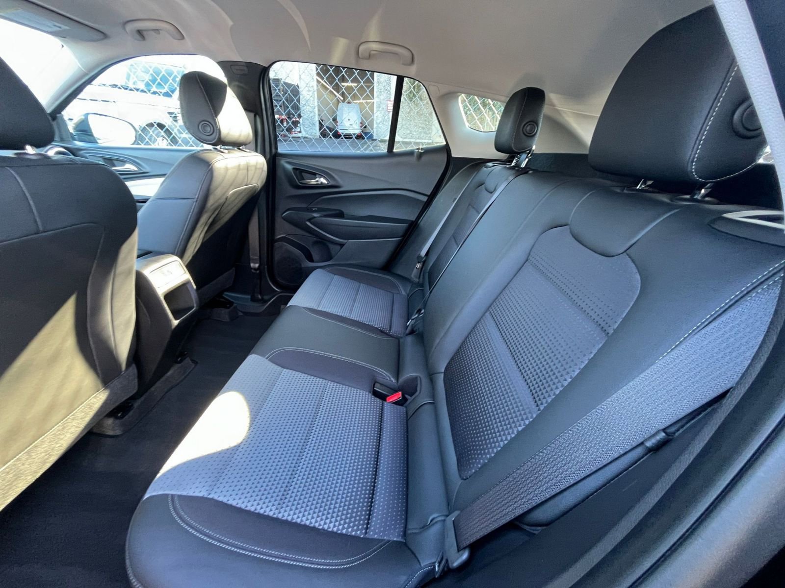 Used 2025 Chevrolet Trax LT image 23