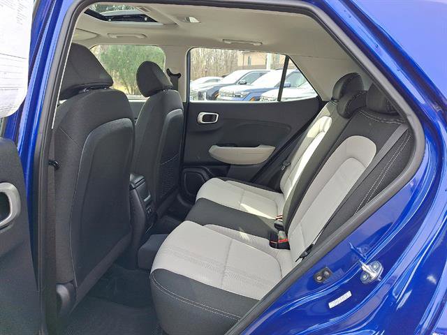 Certified 2024 Hyundai Venue SEL FWD image 39
