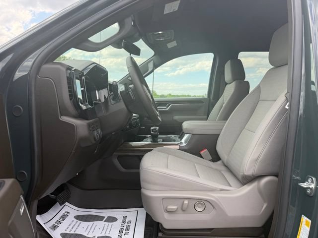 Used 2026 Chevrolet Silverado 1500 LT Trail Boss w/ Safety Package AWD/4WD image 19
