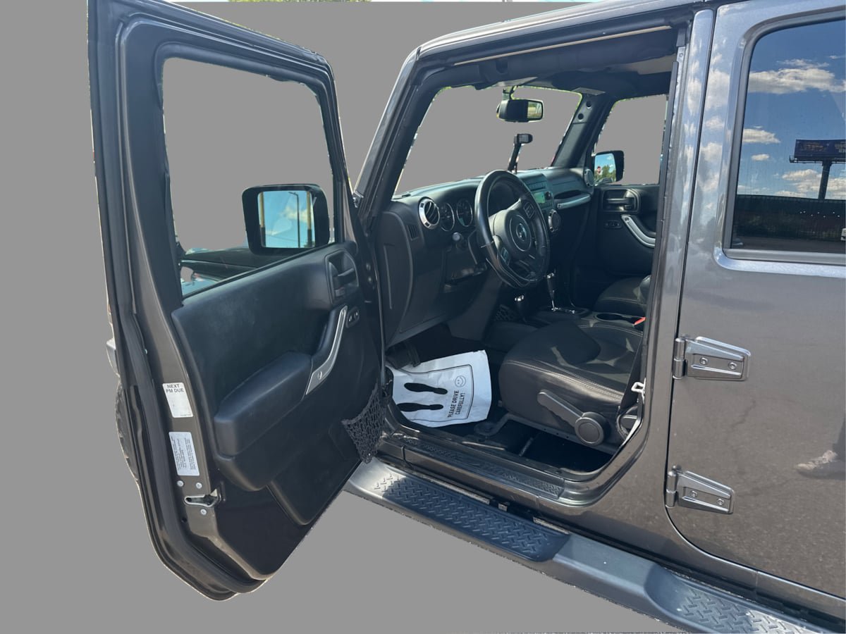 Used 2017 Jeep Wrangler Unlimited Sahara AWD/4WD image 22