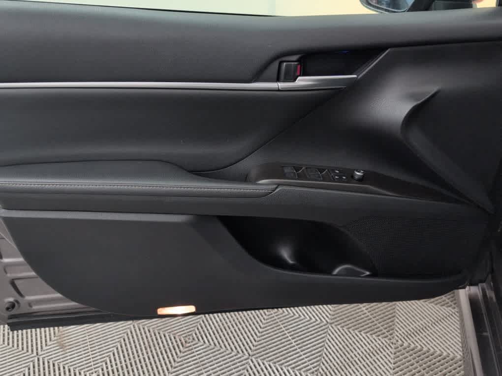 Used 2024 Toyota Camry XSE FWD image 18