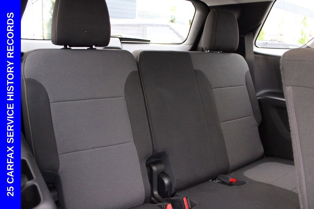 Used 2018 Chevrolet Traverse LS AWD/4WD image 24