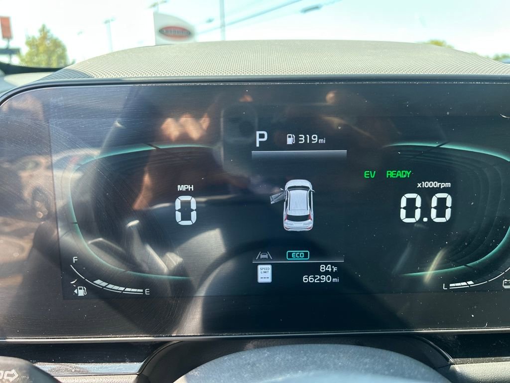 Used 2023 Kia Niro EX image 12