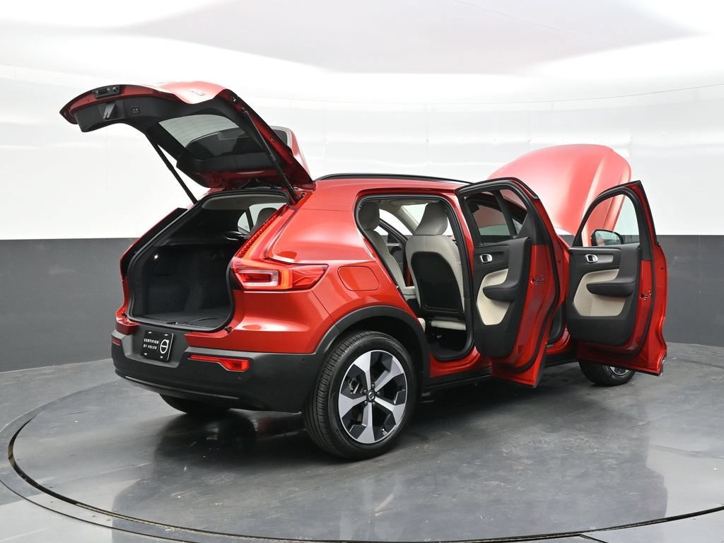 Used 2024 Volvo XC40 B5 Plus w/ Climate Package AWD/4WD image 46