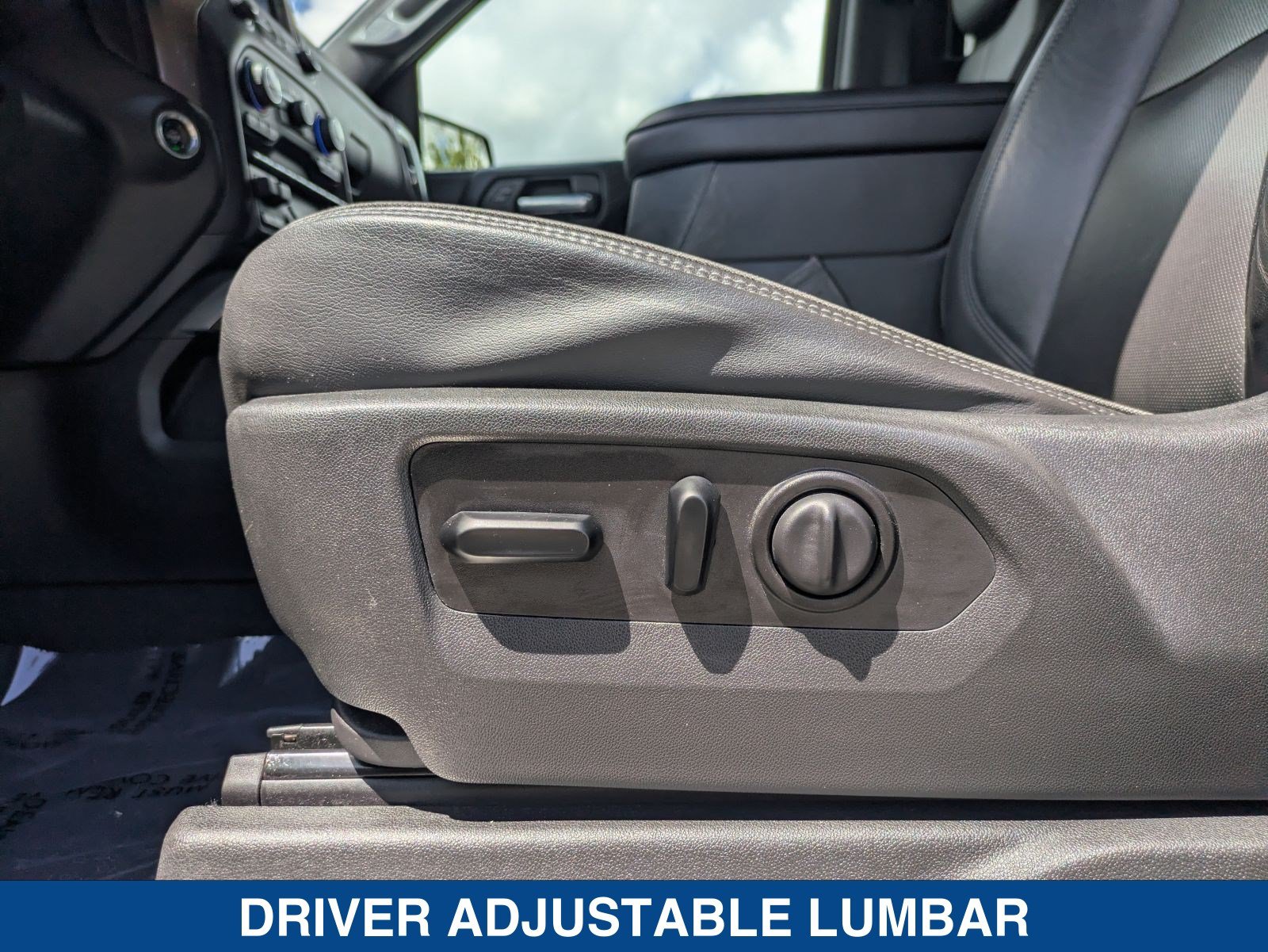 Used 2020 Chevrolet Silverado 1500 High Country w/ Technology Package AWD/4WD image 26