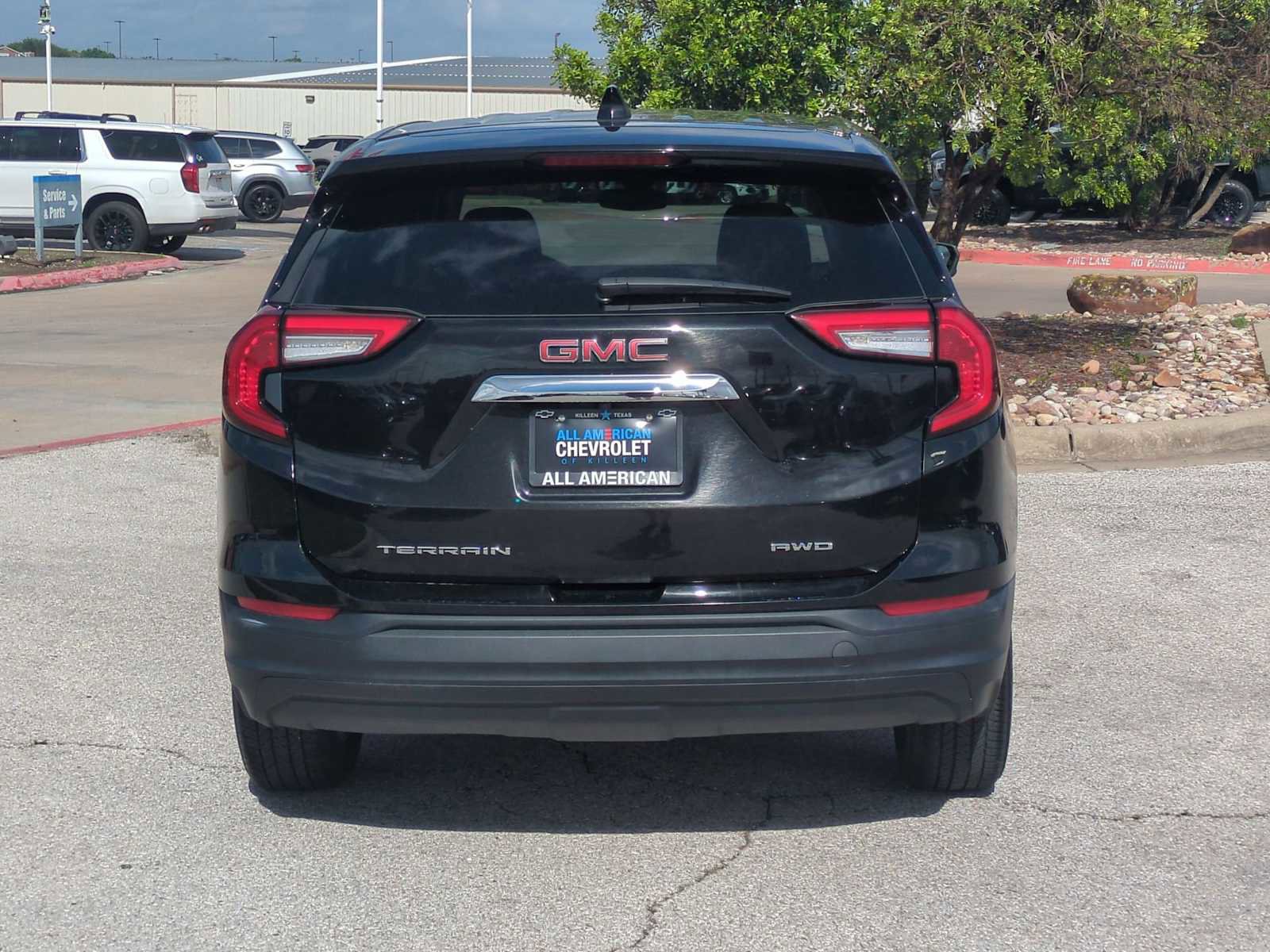 Used 2024 GMC Terrain SLE AWD/4WD image 7