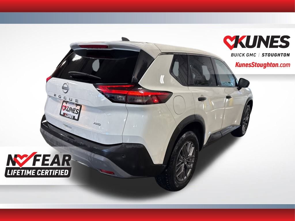 Used 2023 Nissan Rogue S image 11