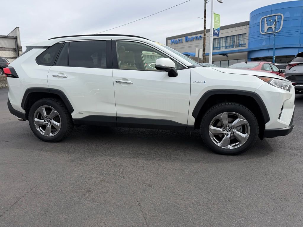 Used 2020 Toyota RAV4 Limited image 24