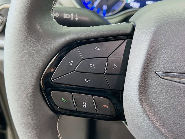 Used 2024 Chrysler Pacifica Limited w/ S Appearance Package FWD image 13