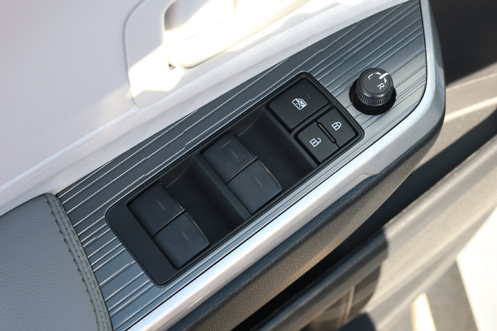 New 2026 Toyota Sienna XLE FWD image 26