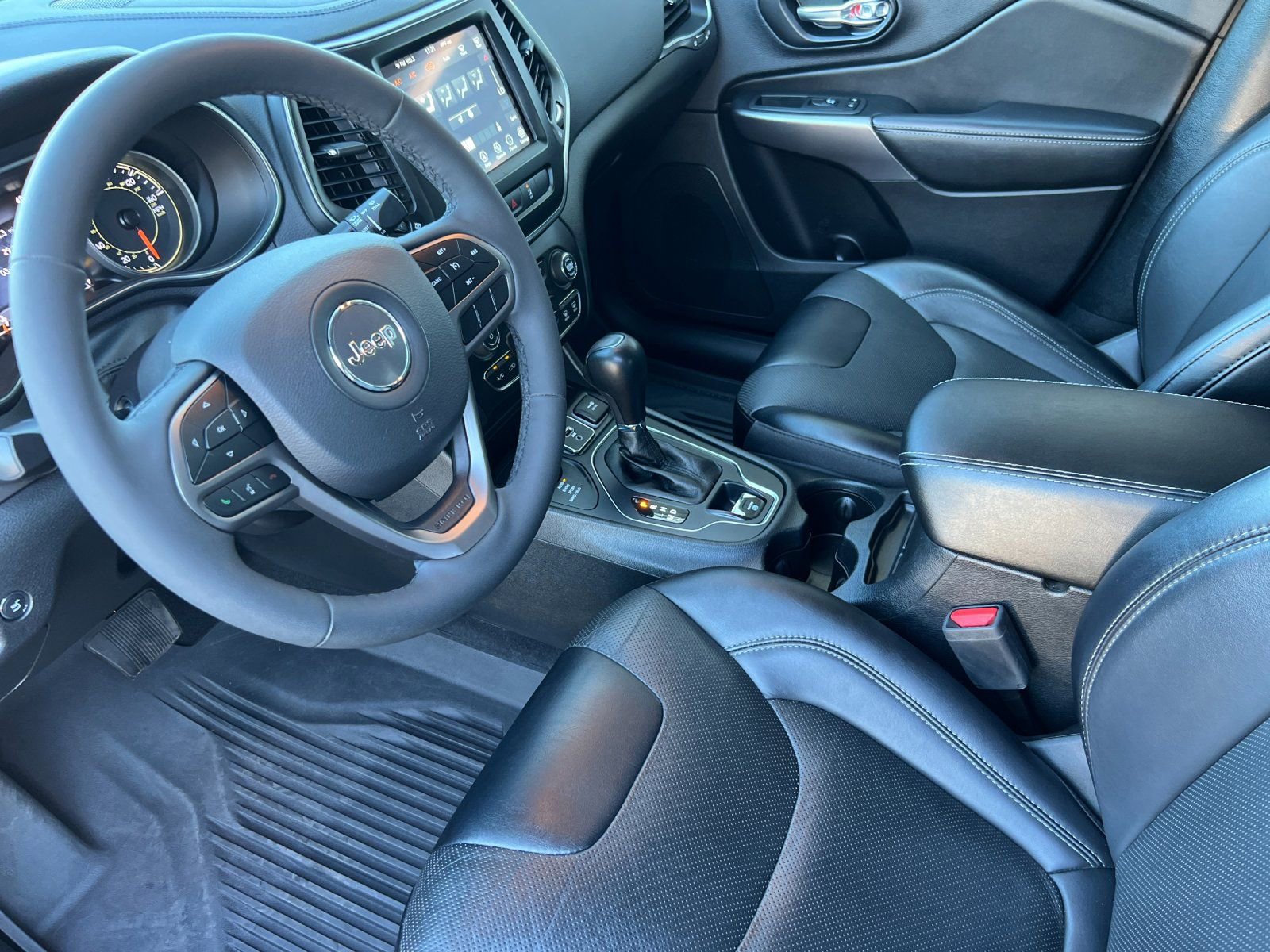 Used 2022 Jeep Cherokee Latitude Lux w/ Sun & Sound Group image 10