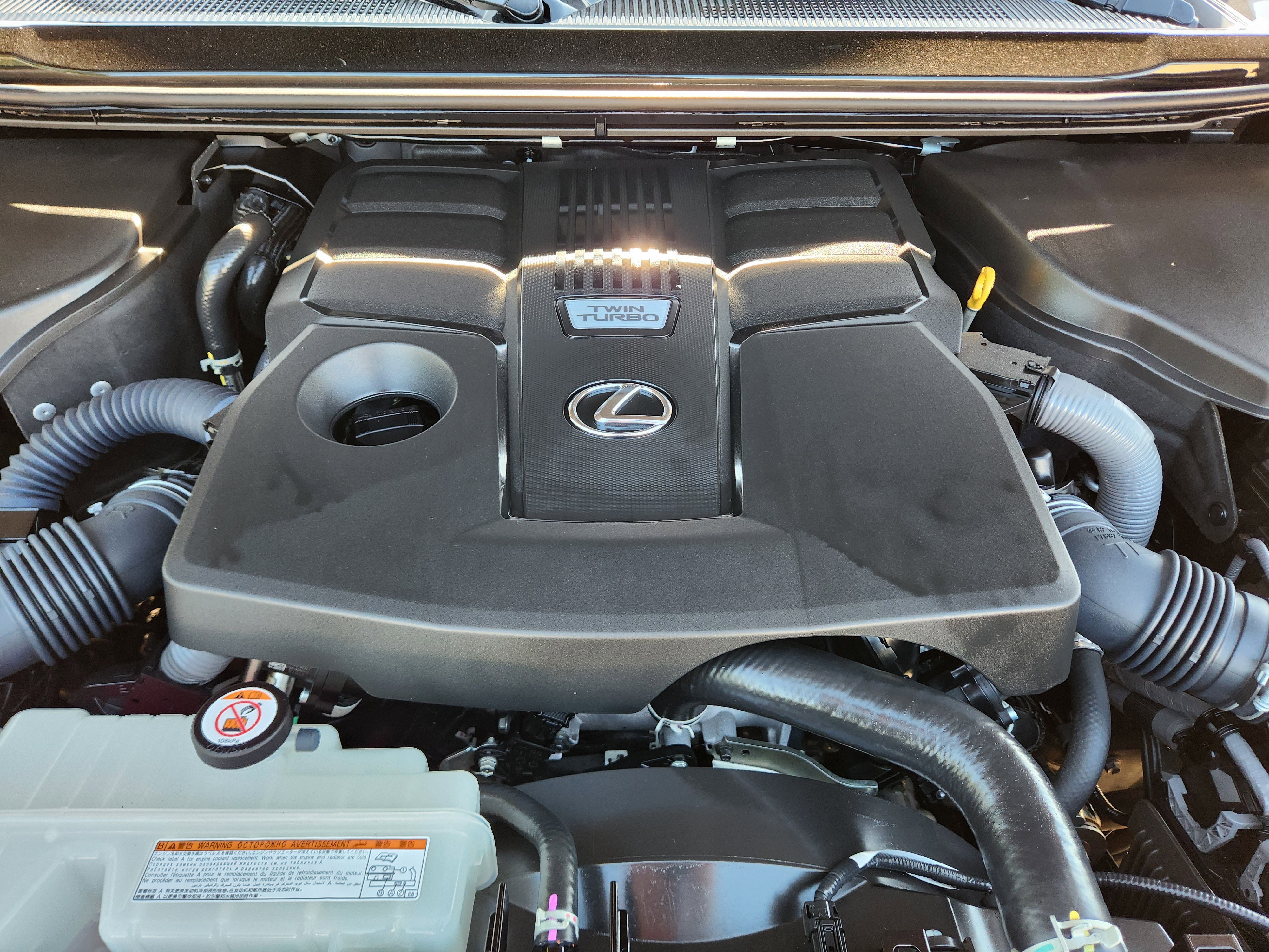 Used 2024 Lexus GX 550 w/ Cold Area Package AWD/4WD image 14
