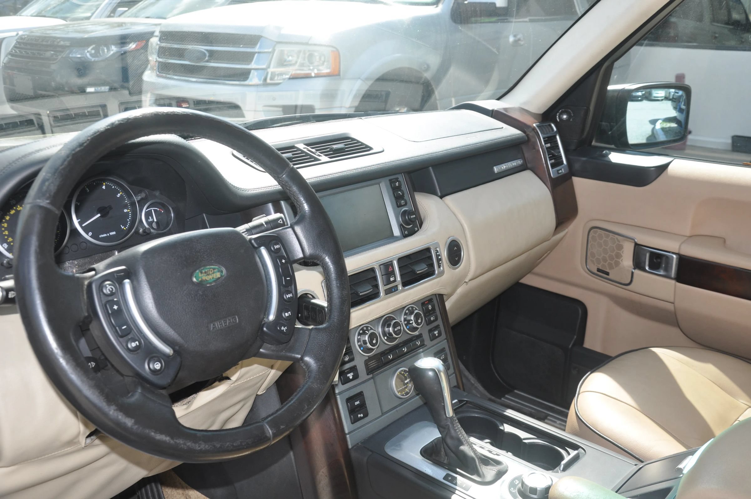 Used 2008 Land Rover Range Rover HSE AWD/4WD image 12