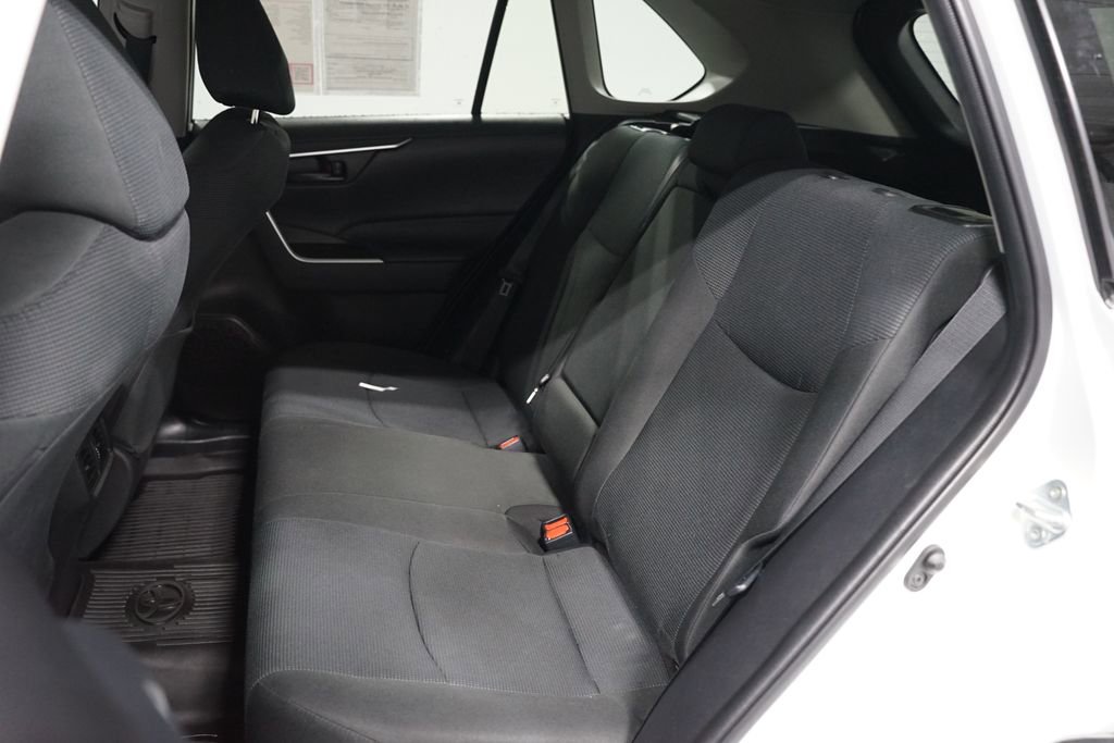 Used 2022 Toyota RAV4 LE image 26