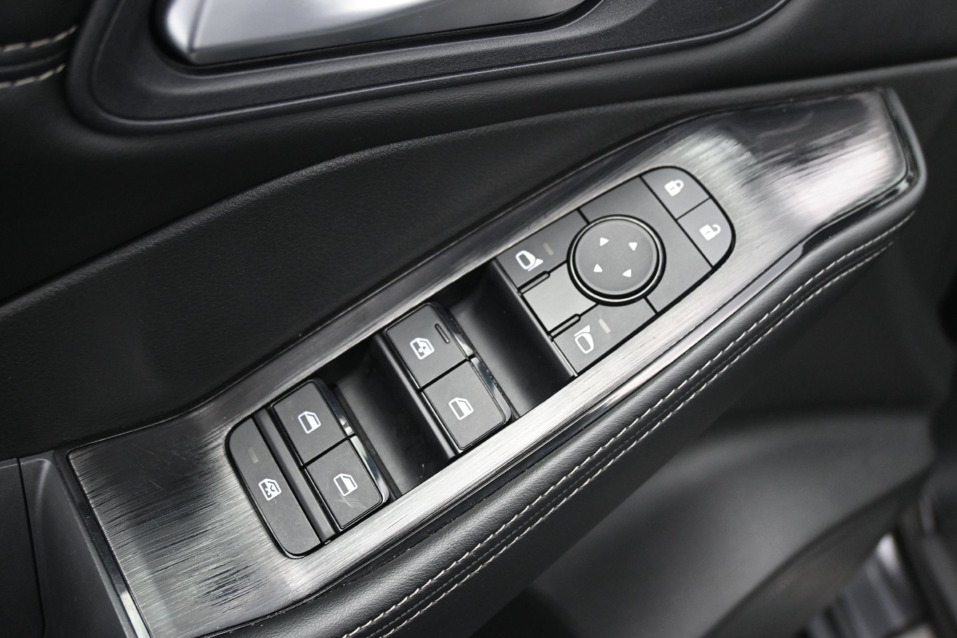 Used 2021 Toyota RAV4 XSE w/ Weather Package AWD/4WD image 19