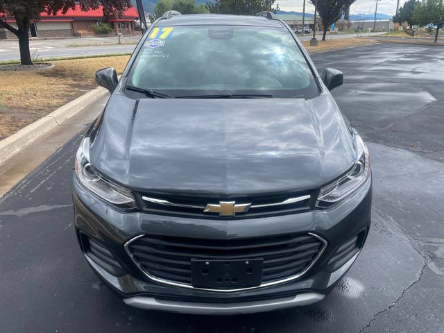 Used 2017 Chevrolet Trax LT w/ LT Convenience Package FWD image 3