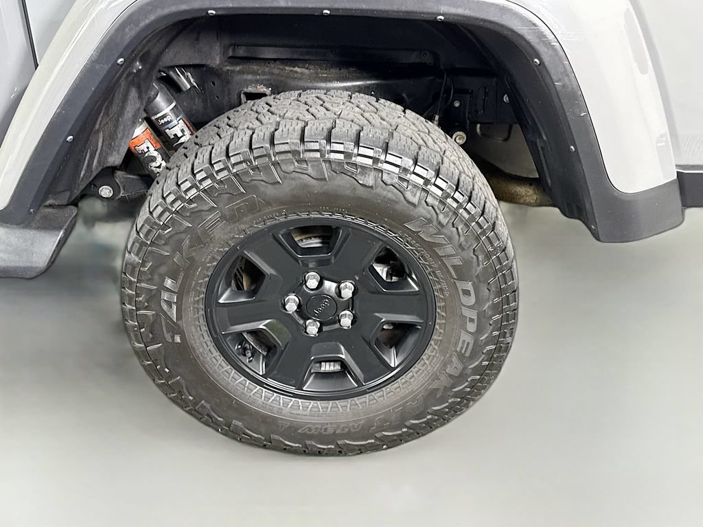 Used 2021 Jeep Gladiator Mojave w/ Dual Top Group AWD/4WD image 37