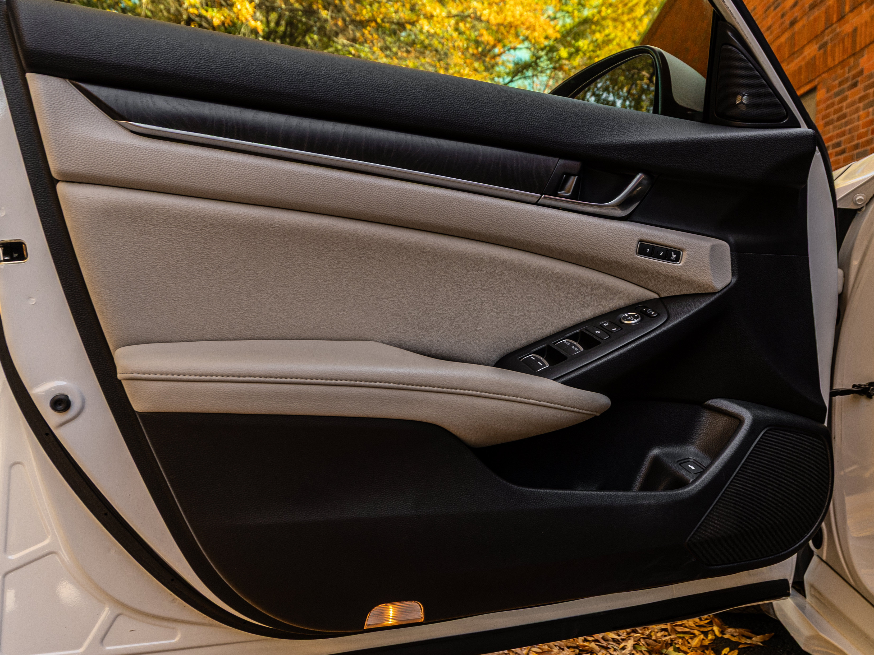 Used 2019 Honda Accord EX-L image 31