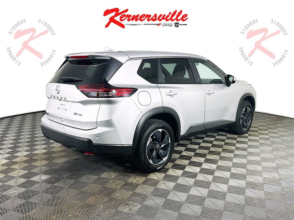 Used 2024 Nissan Rogue SV image 7