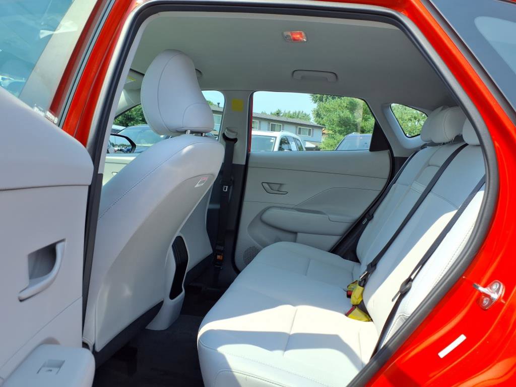 Used 2025 Hyundai Kona SE image 22