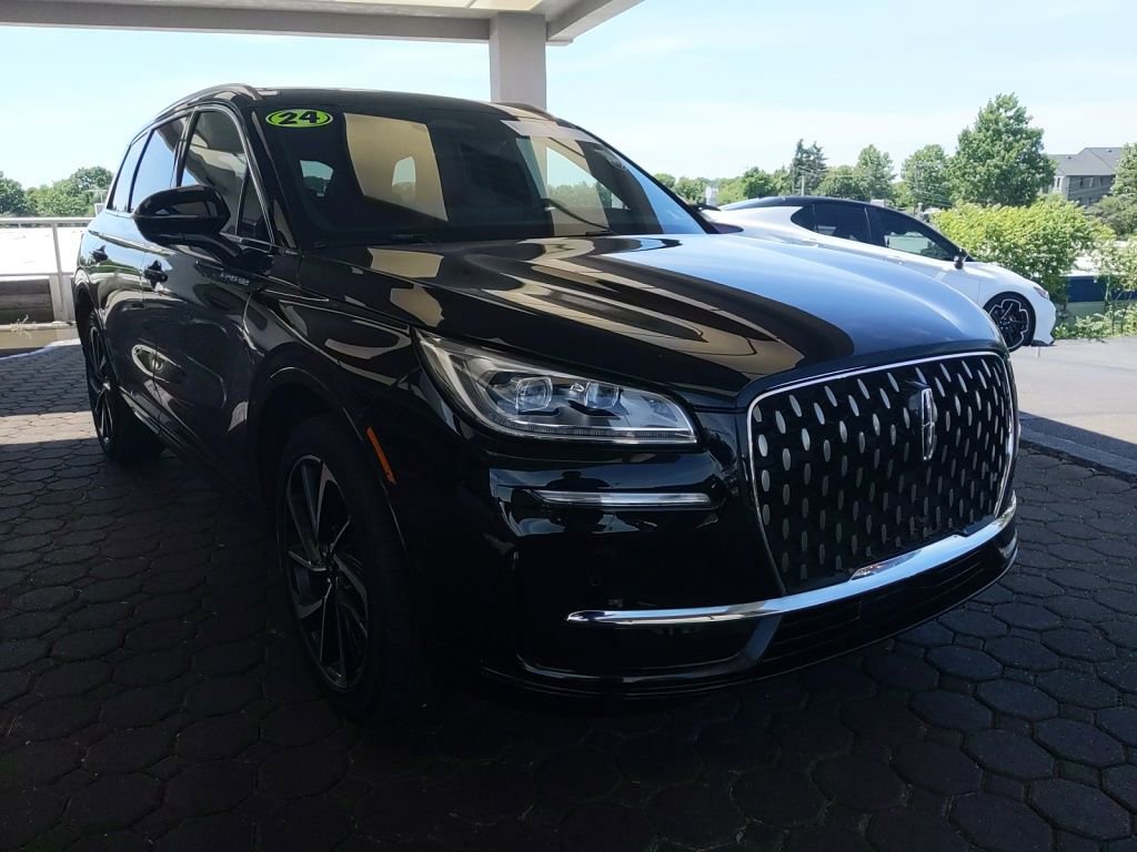 Certified 2024 Lincoln Corsair Grand Touring w/ Equipment Group 302A AWD/4WD image 4