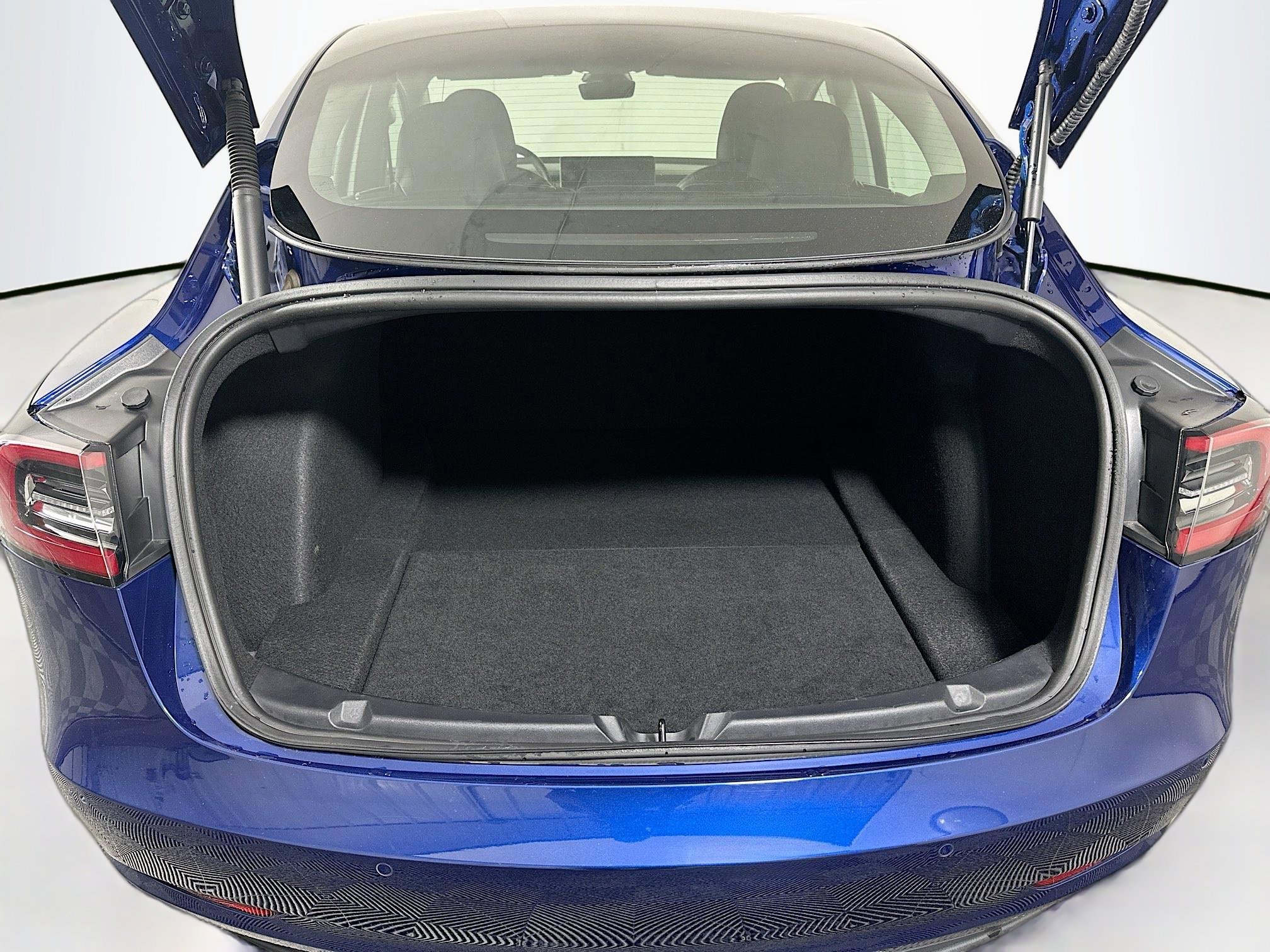 Used 2021 Tesla Model 3 Standard Range Plus image 30