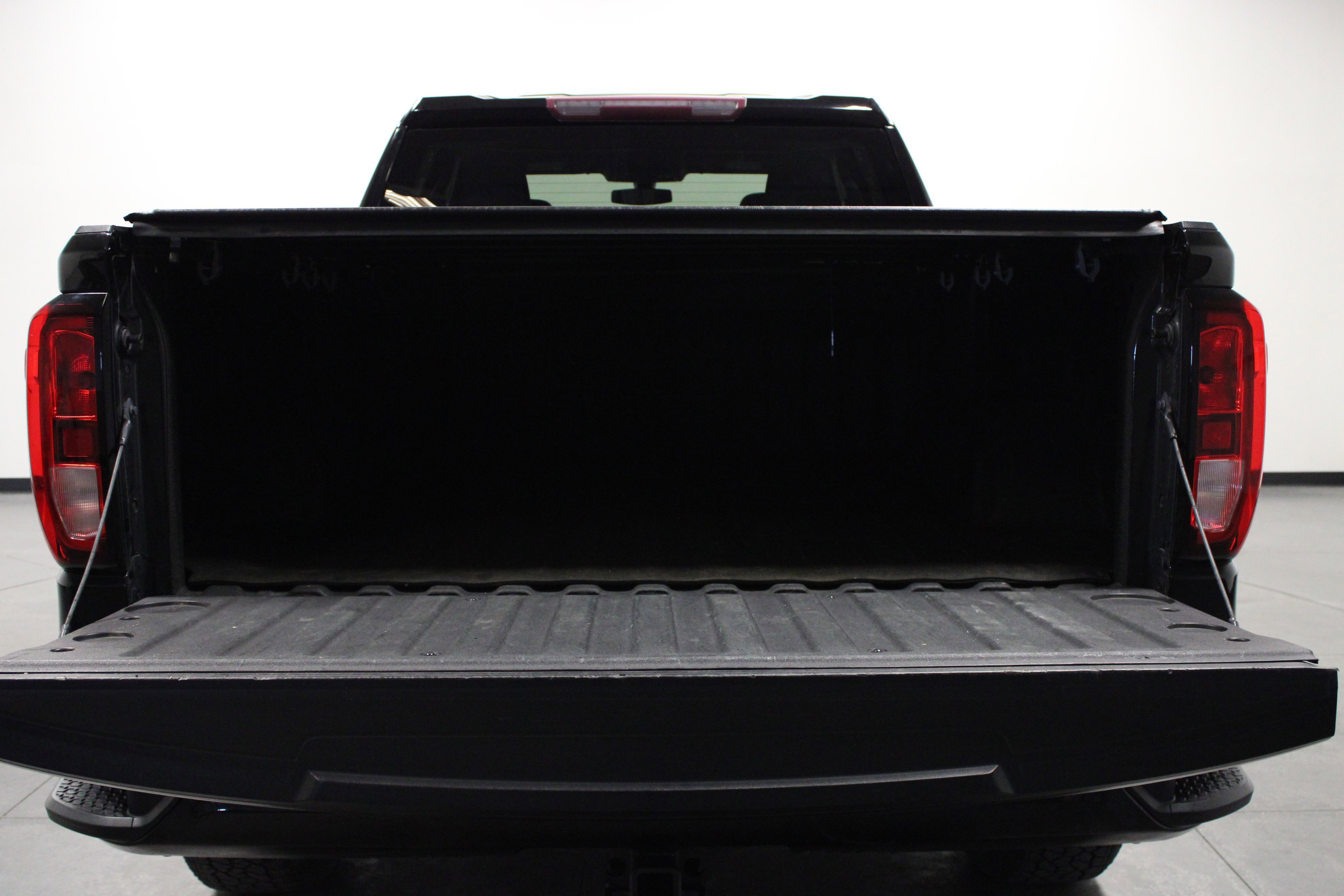 Used 2019 GMC Sierra 1500 Elevation w/ Elevation Value Package image 14