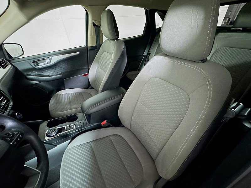 Used 2020 Ford Escape SE image 11