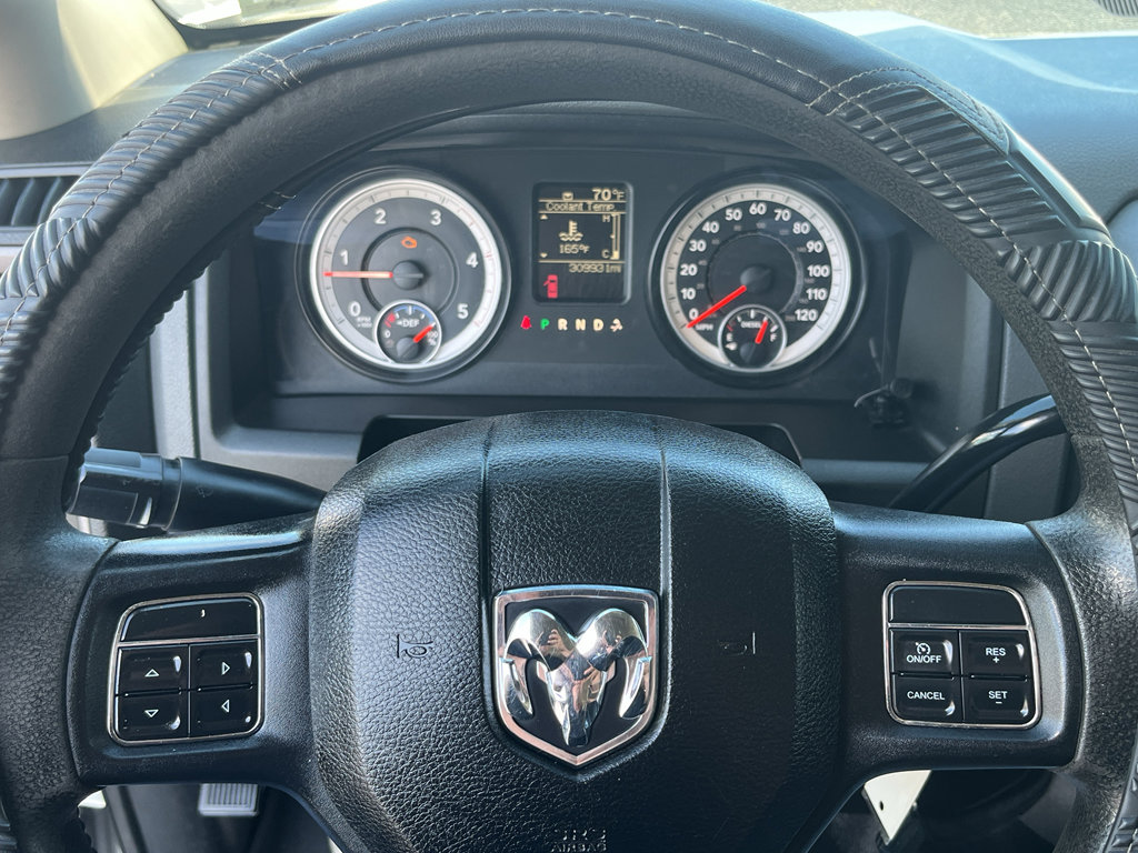 Used 2014 RAM 3500 Tradesman w/ Chrome Appearance Group AWD/4WD image 17