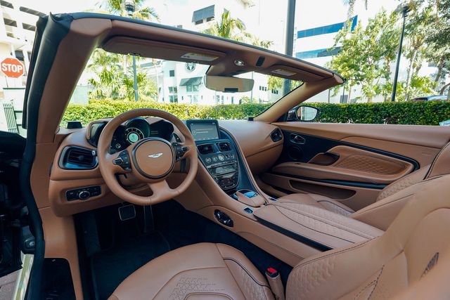 Used 2023 Aston Martin DBS Volante image 67