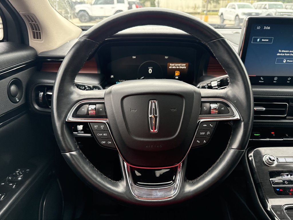 Used 2023 Lincoln Nautilus Reserve w/ Luxury Package AWD/4WD image 16