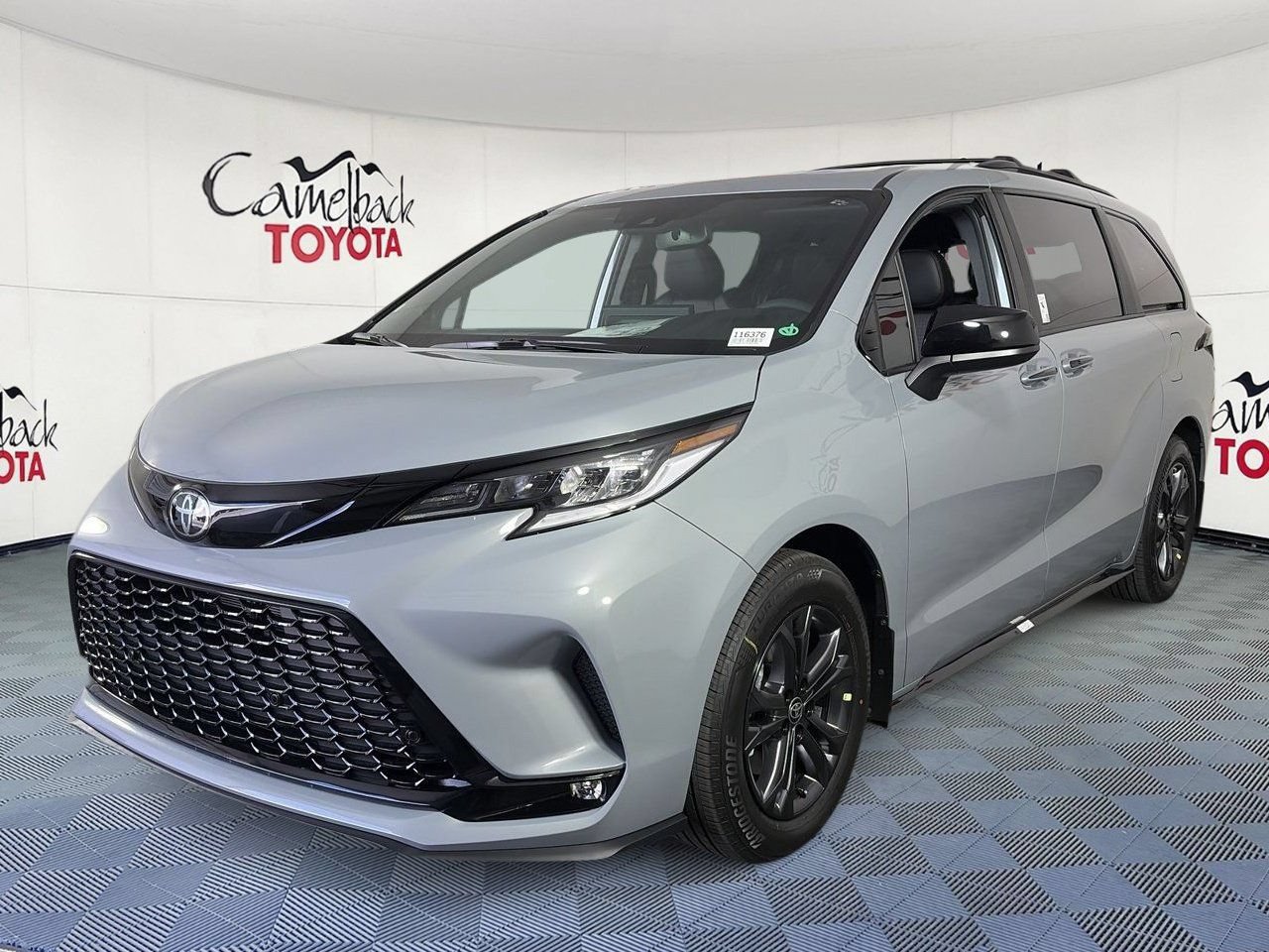 New 2026 Toyota Sienna XSE AWD/4WD image 4