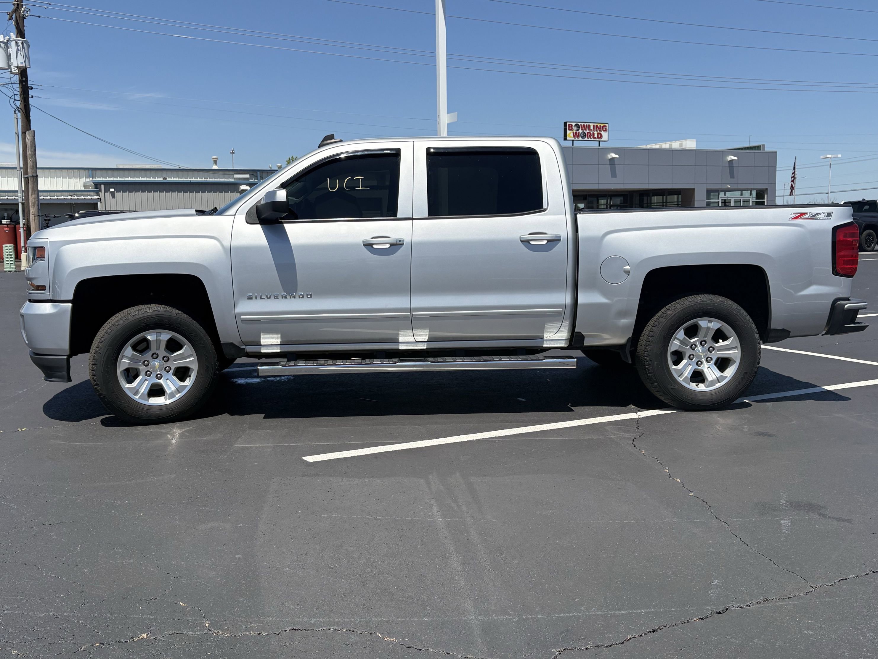 Used 2017 Chevrolet Silverado 1500 LT w/ All Star Edition AWD/4WD image 2